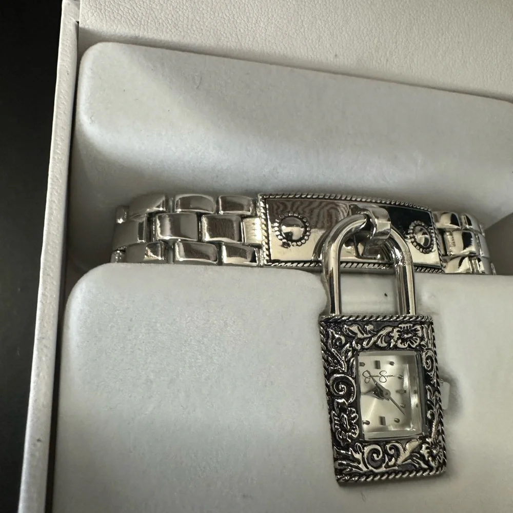 🆕Jessica Simpson Silver Lock Dangle Bracelet Watch